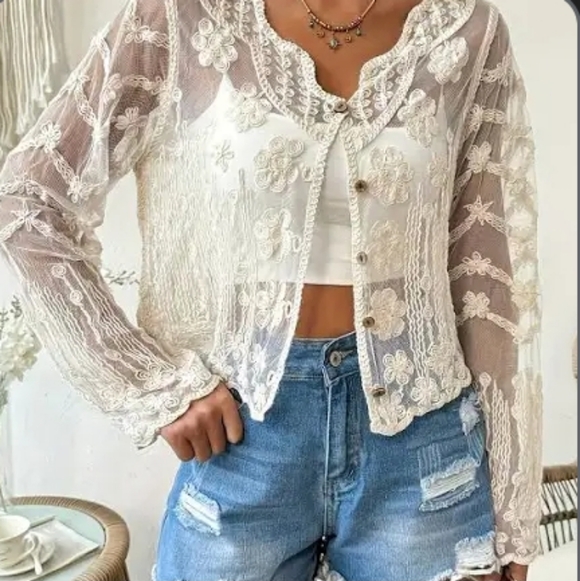 Elegant Lace Button-Up long sleeve see through Blouse (L) - Picture 2 of 7